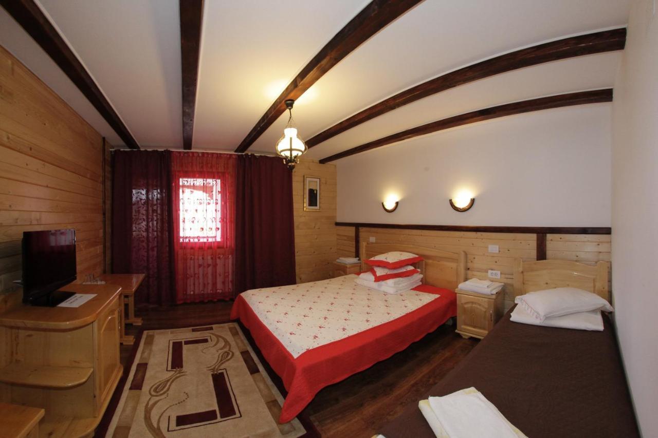 Pensiunea Lacramioara Săcel Extérieur photo